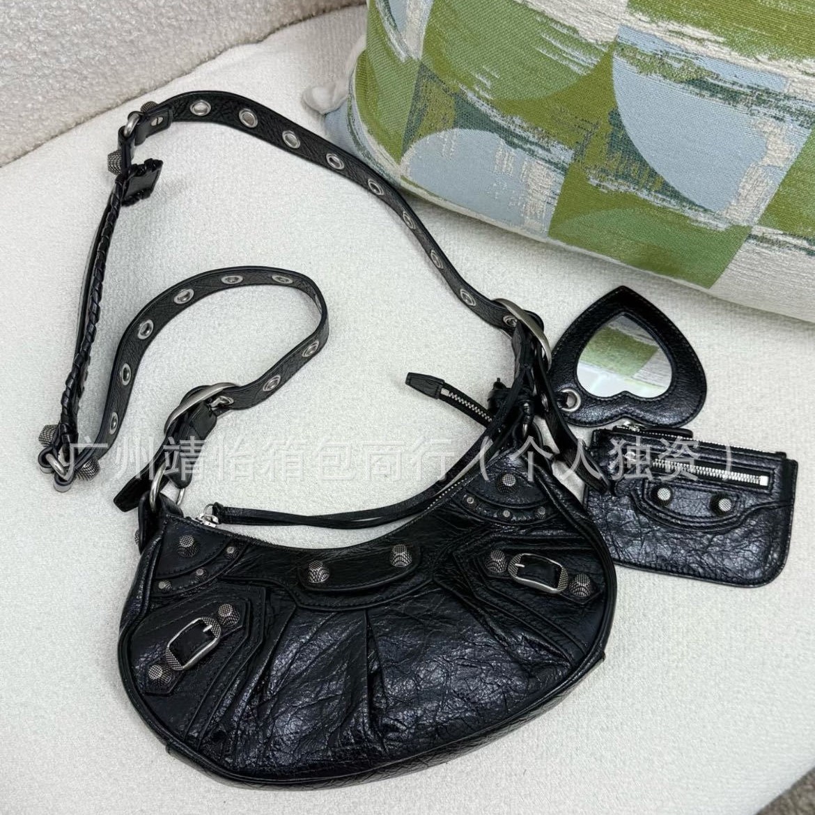 High Quality Paris Le Cagole Studded Biker Bag Oil Wax Leather 3-In-1 Crescent Crossbody Genuine Leather Underarm Bag