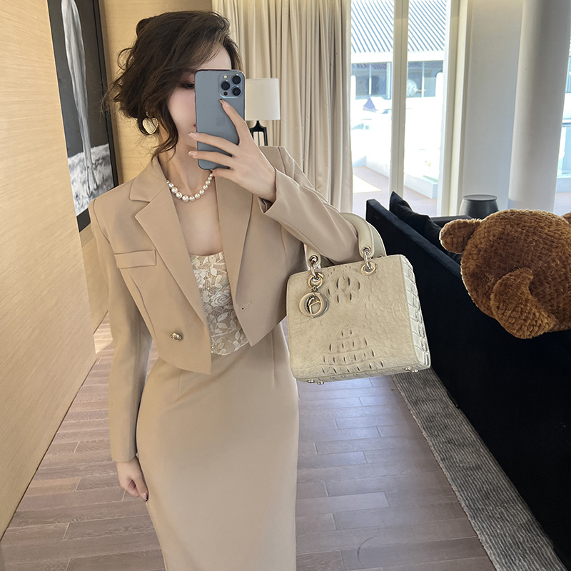 Bộ áo khoác vest phối váy hai dây nữ phong cách trưởng thành — Màu Kaki