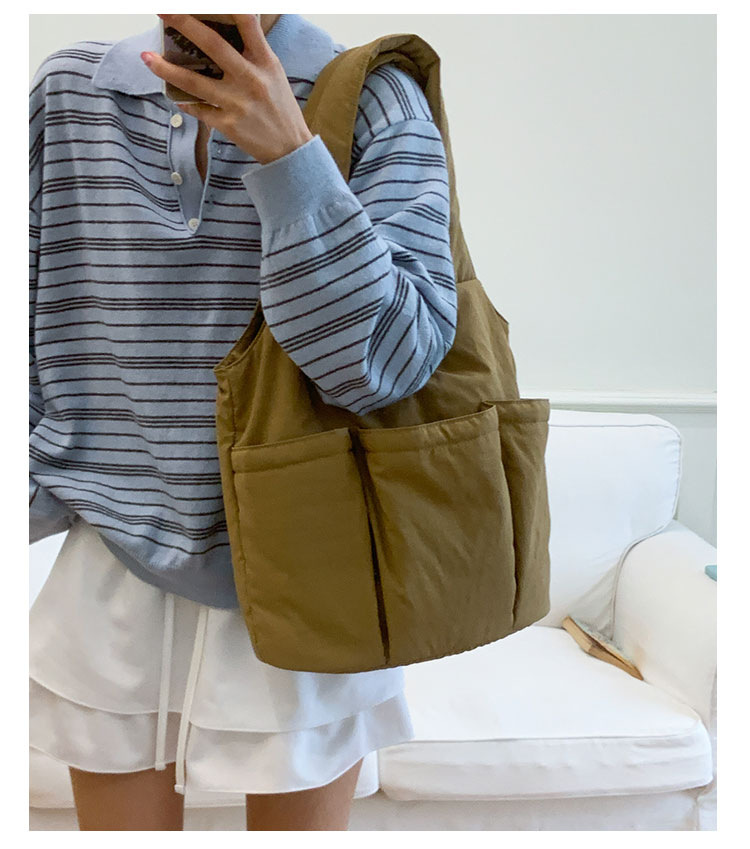 Single-shoulder underarm bag, large-capacity tote bag, versatile nylon fabric bag for women, new pleated multi-pocket commuter handbag undefined