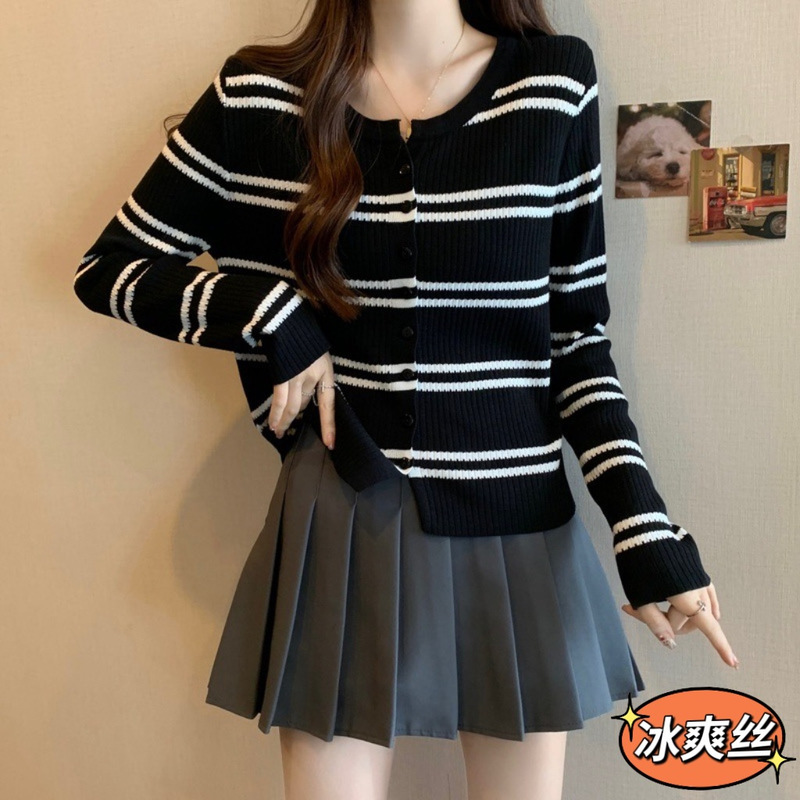 Women's Knitwear 2024 New Spring and Autumn Sunscreen Blouse Thin Outer Design Niche All-match Long-sleeved Top