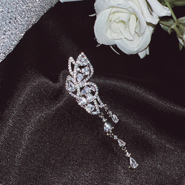 Elite agile elegant earrings