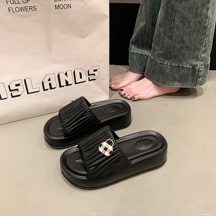 Versátil dama zapatillas frías antideslizantes con zapatillas de falda 2025 verano y otoño nuevas zapatillas de fondo suave antiodor
