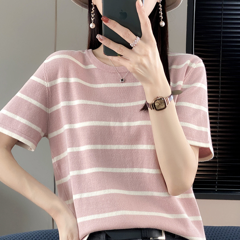 New Striped Knit Top for Women, Short-Sleeved, Thin T-Shirt, Round Neck, Slimming, Age-Reducing Half-Sleeve Top New Striped Knit Top for Women, Short-Sleeved, Thin T-Shirt, Round Neck, Slimming, Age-Reducing Half-Sleeve Top