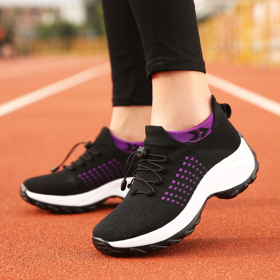 Cross-border Explosions plus size Ultra Light Women's Shoes Mother Shoes Shake Shoes Socks Shoes Casual Flying Weaving Women's Shoes Foreign Trade Thick-soled Shoes