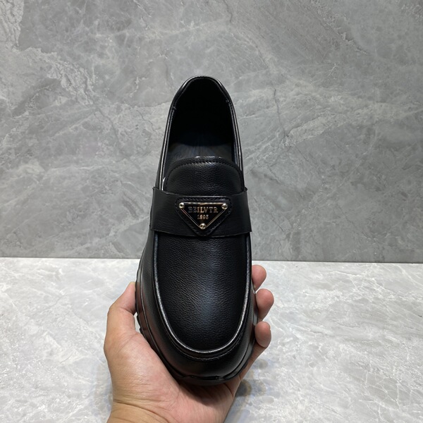casual footwear