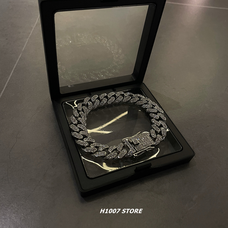 Cross-Border Alloy Jewelry Cuban Bracelet Electroplated Full Diamond Zinc Alloy European and American Hip-Hop Men
Hand Jewelry Wholesale Cross-Border Alloy Jewelry Cuban Bracelet Electroplated Full Diamond Zinc Alloy European and American Hip-Hop Men
Hand Jewelry Wholesale