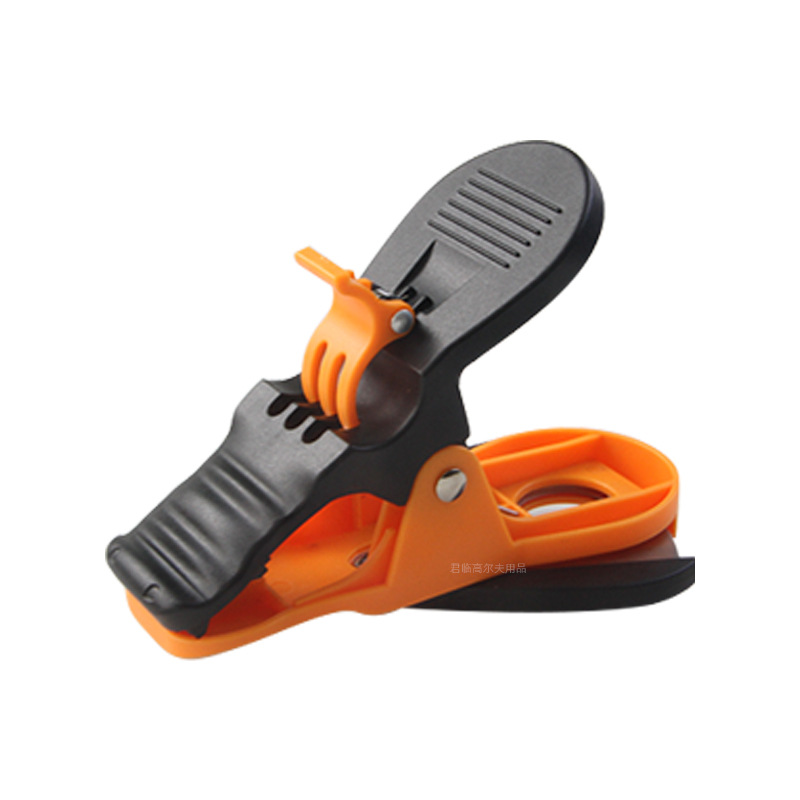 �߶����е�˫��ѩ�Ѽ�С�пɼ�ѩ�Ѵ�й̶���������golf��Ʒ