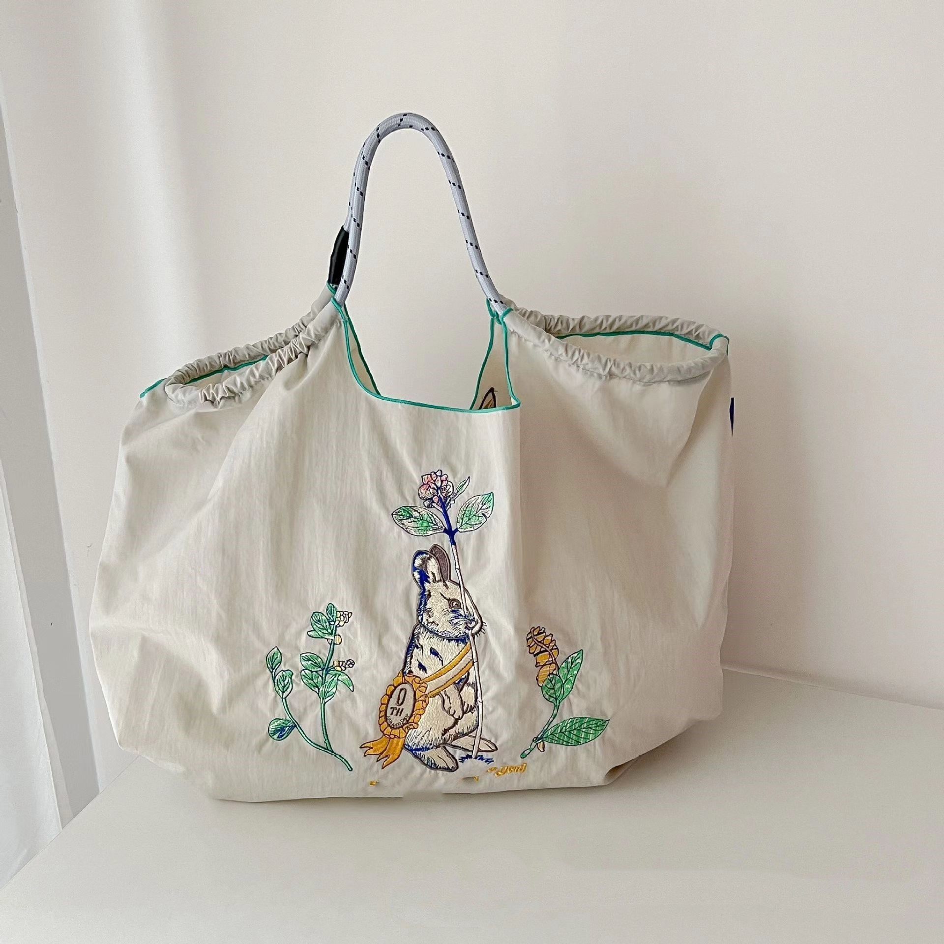 Bolsa de compras impermeable bordada, bolso de nailon, bolso de lona, bolso de tela informal, bolso de mujer, bolso de hombro de gran capacidad, ultraligero image 4