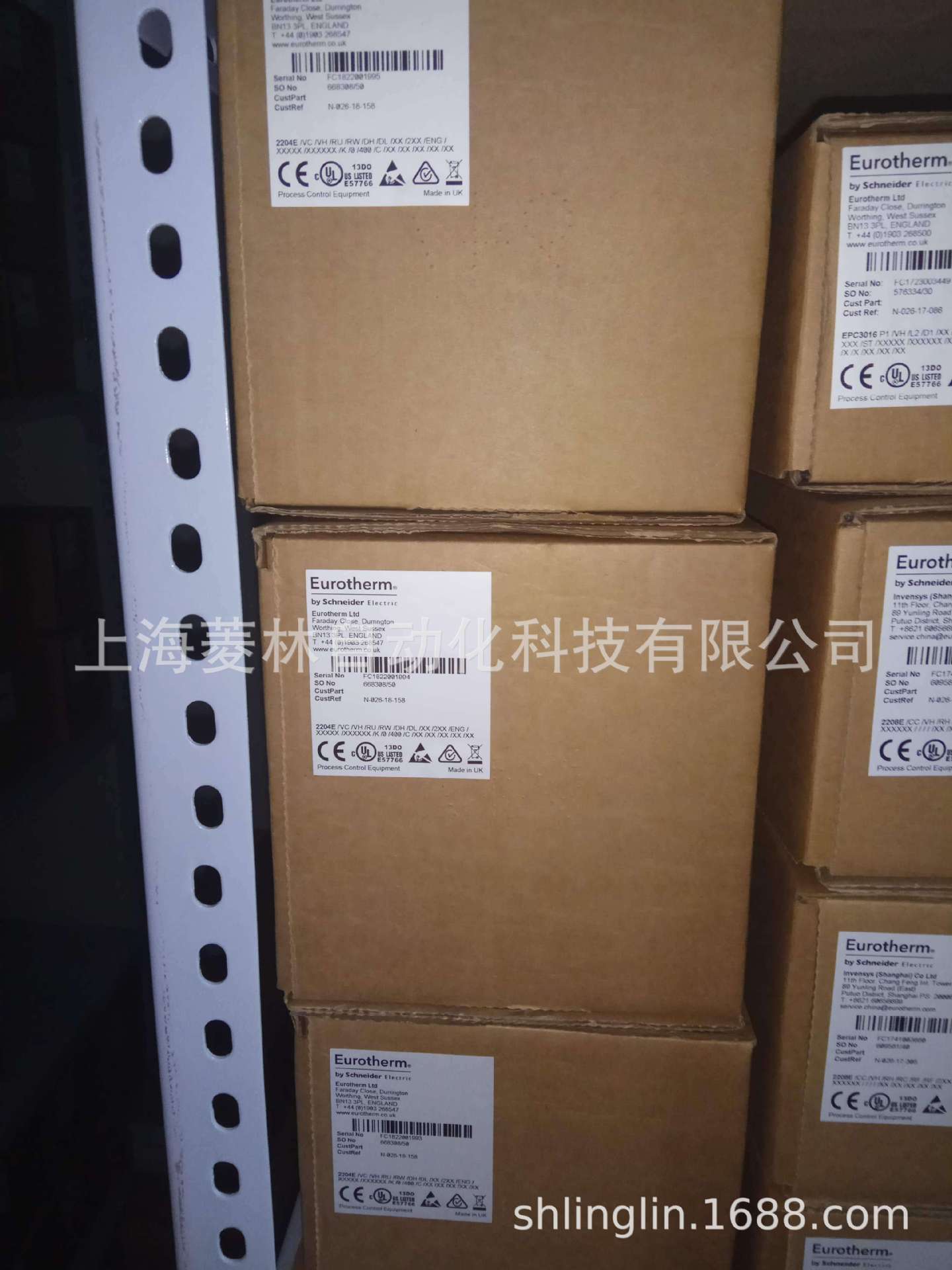 英国Eurotherm 3504/CC/VH/1/XX/01/4/XX/G/D4/RR/XX/XX/XX/Y2/XX