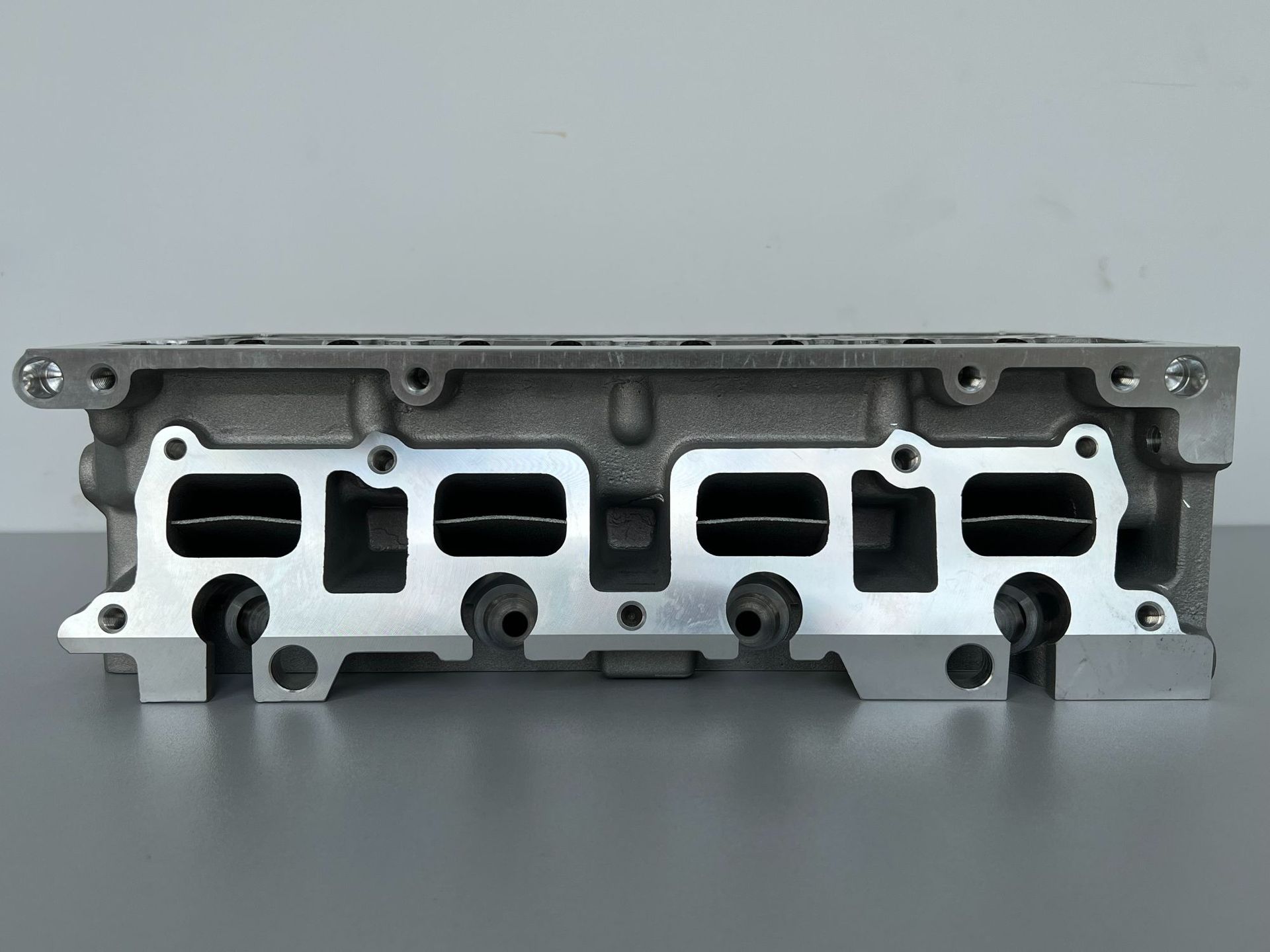 Vw Models Cax&Caxa&Caxb&Caxc&Cmsa Magotan Sagitar Scirocco 1.4t Car Aluminum Alloy Cylinder Head