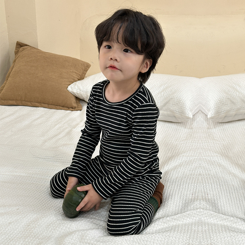 D83532 검정색 배경