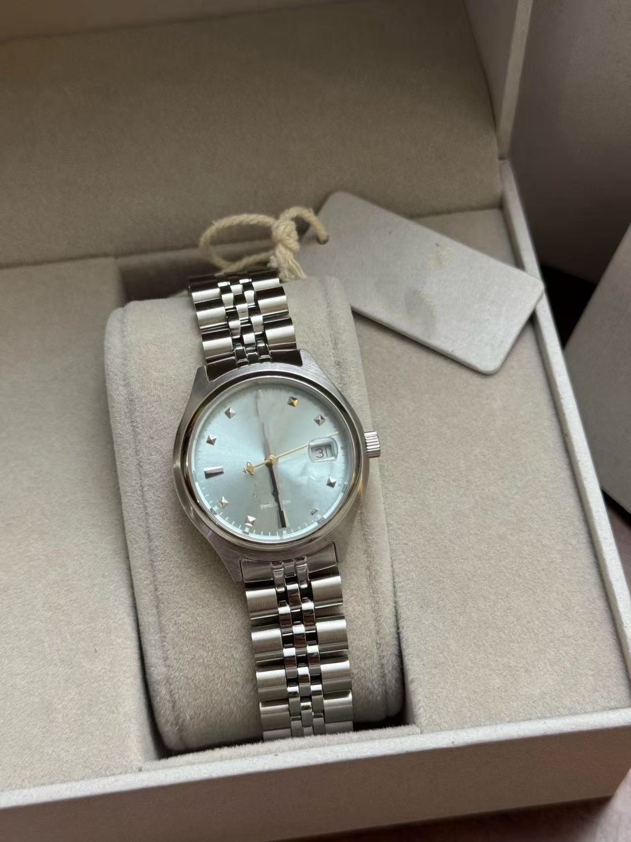 2vva xiaolan + counter gift box