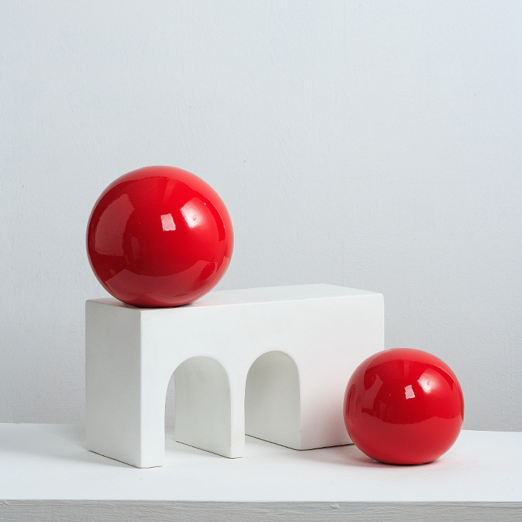 Red spherical decorations for home use for hotel