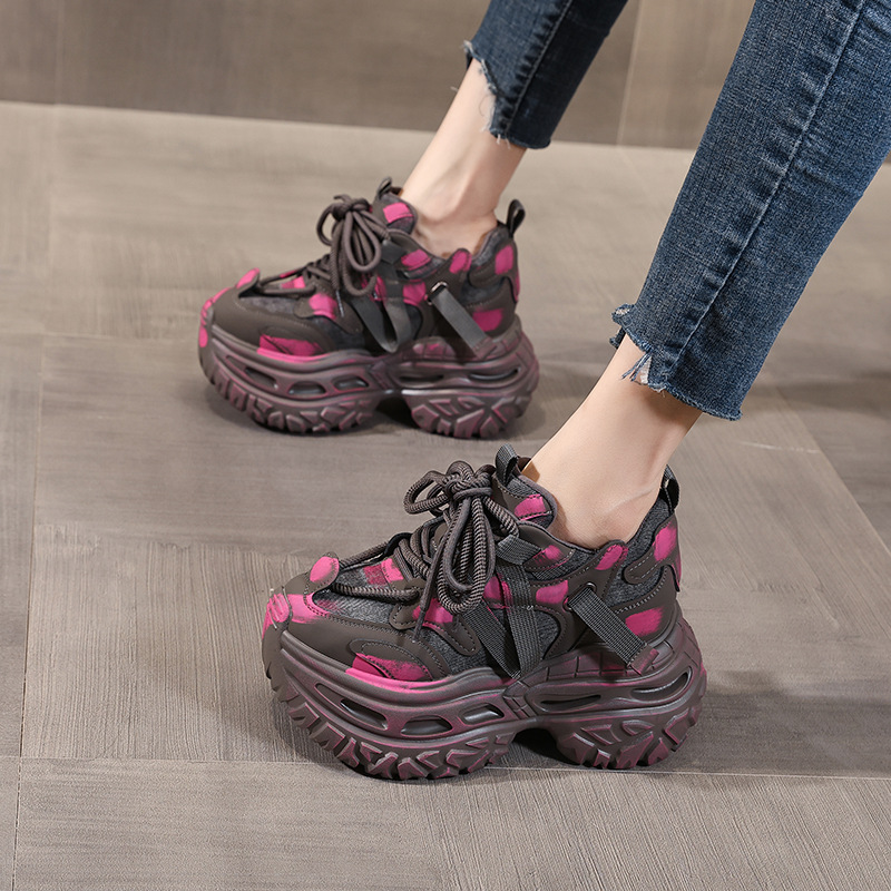 Giày sneaker nữ chunky đế dày nâng chiều cao phong cách Hàn Quốc — màu đen