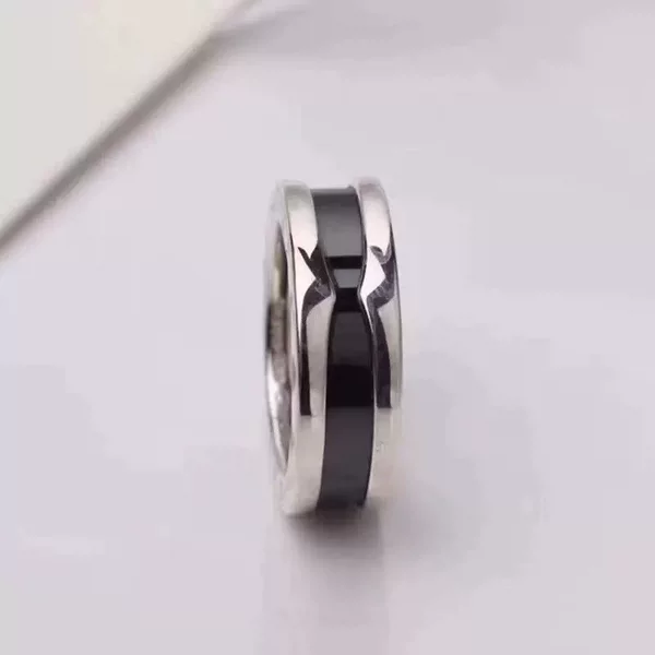 Baojia Little Red Man Charity Edition Black and White Ceramic Spring Ring for Men and Women Couples