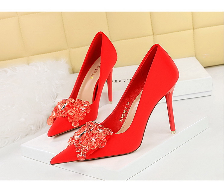 High Heels Women's Satin Pointed Court Shoes For Wedding Parties_voghion.com