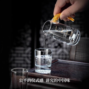 �����׾Ʊ��־����߼��м���ˮ������һ�ɱ����b���ҾƟ��Ʊ�Ʒ��