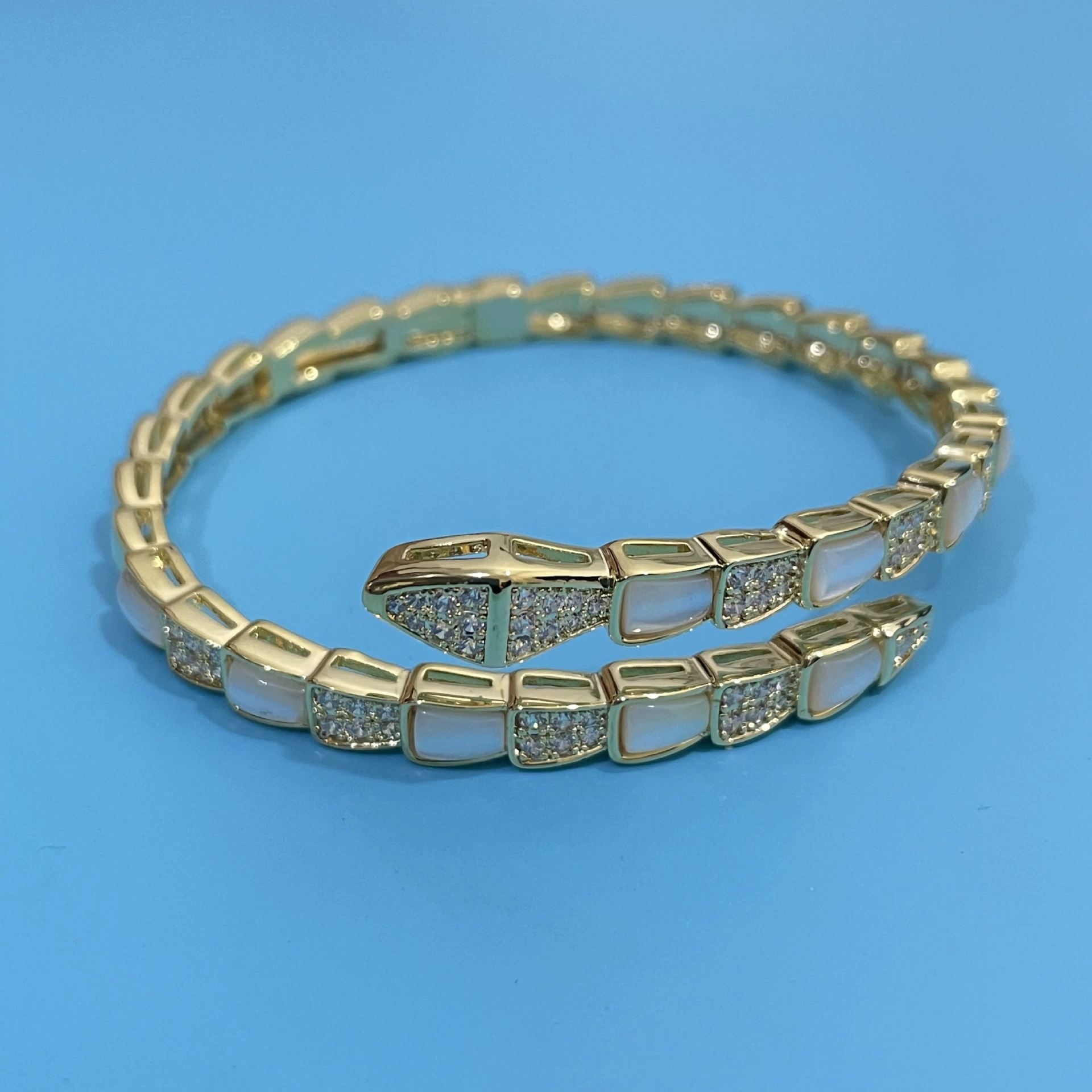 Браслет Shell Spirit Snake Bone, Поле Звезд и блица Даймонд ВЫСОГО уровня, браслет дома T, подсветка, роскошь, текстура, персонализированное оформление руки для женщин