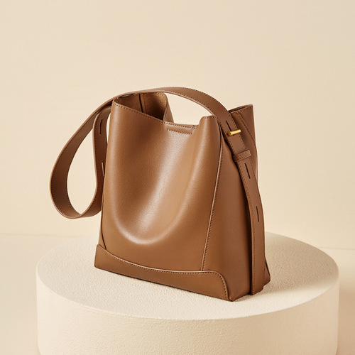 Nalandu Bags 2024 New Women's Bag Crossbody Bag Versatile Genuine Leather Shoulder Large Capacity Commuting Bucket Bag