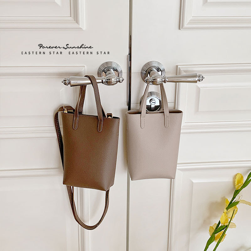 Simple multi-color ~ new ladies slung small bag Korean solid color simple zipper mobile phone bag pu hand bag in stock