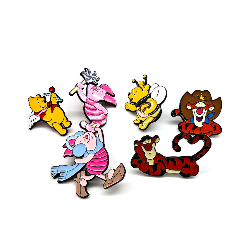 Winnie the Pooh Tigger Christmas Brooch Cartoon Piggy Badge Cute Anime Character Brooch Bag Accessories Winnie the Pooh Tigger Christmas Brooch Cartoon Piggy Badge Cute Anime Character Brooch Bag Accessories