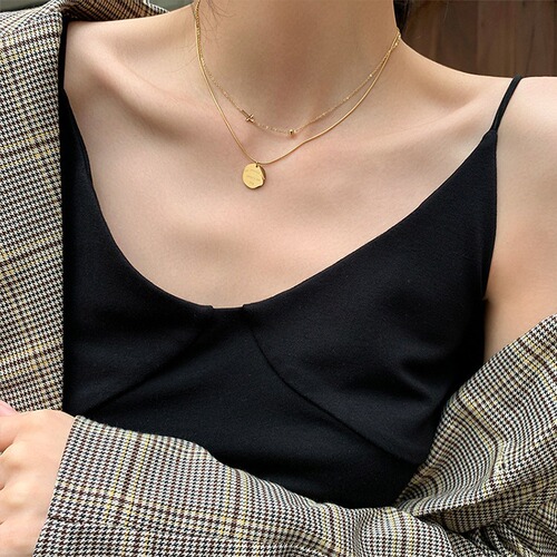 Multi-layer retro necklace women's round brand ins cold style simple pendant temperament titanium steel net red clavicle chain