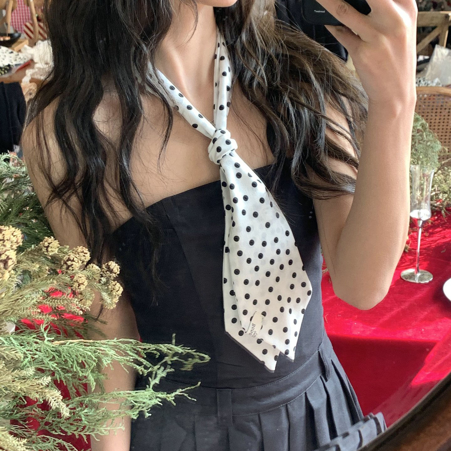 흰색 물방울 무늬