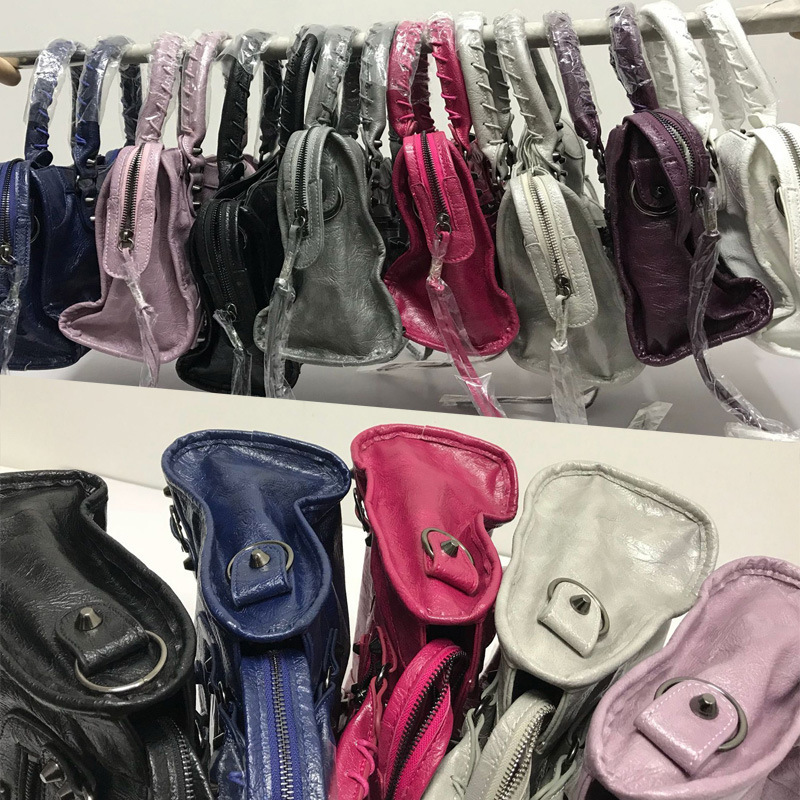 European and American Retro Tote Paris Rivet Bogie Bag ins Spice Girl Bag 2023 New High-end Hand Pillow Shoulder Bag European and American Retro Tote Paris Rivet Bogie Bag ins Spice Girl Bag 2023 New High-end Hand Pillow Shoulder Bag