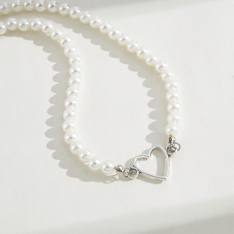 Heart Pearl Necklace Image 5