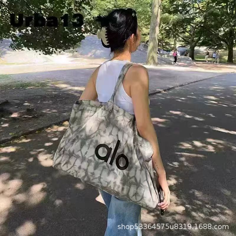 Alo Yoga Fitness Bag Tote Bag Women's Large Capacity Canvas Bag Shopping Handbag Outdoor Fitness Bag Alo Yoga Fitness Bag Tote Bag Women's Large Capacity Canvas Bag Shopping Handbag Outdoor Fitness Bag
