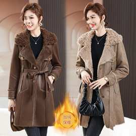 妈妈加绒皮衣女冬季新款修身保暖皮毛一体中长款带毛领显瘦皮外套