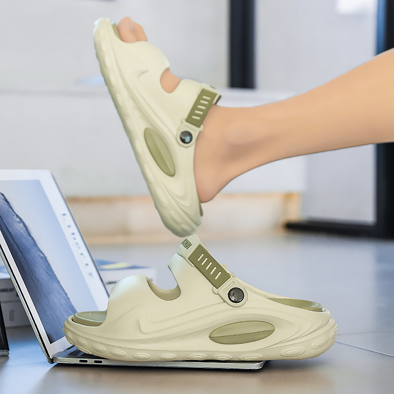 Pantuflas nuevo estilo de verano para hombres, conducción deportiva, sandalias de gran tamaño, suela gruesa, aumento de la sensación antideslizante de pisar heces, chanclas para hombres