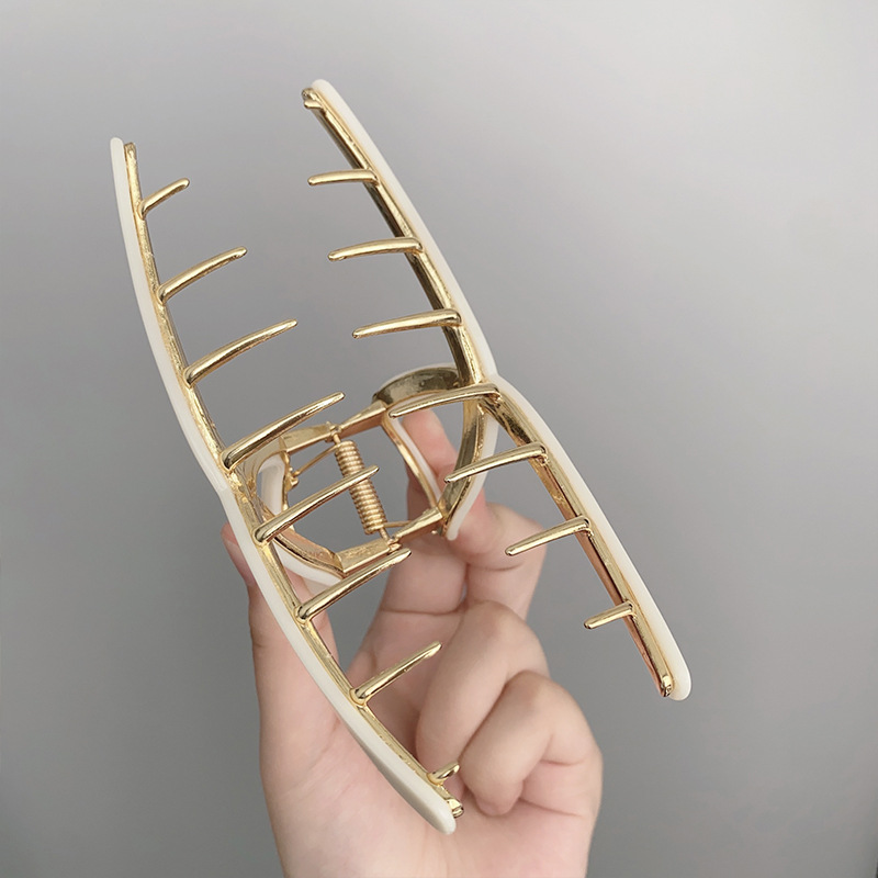 Minimalistisk stor hårklämma i metall och acetat_voghion.com