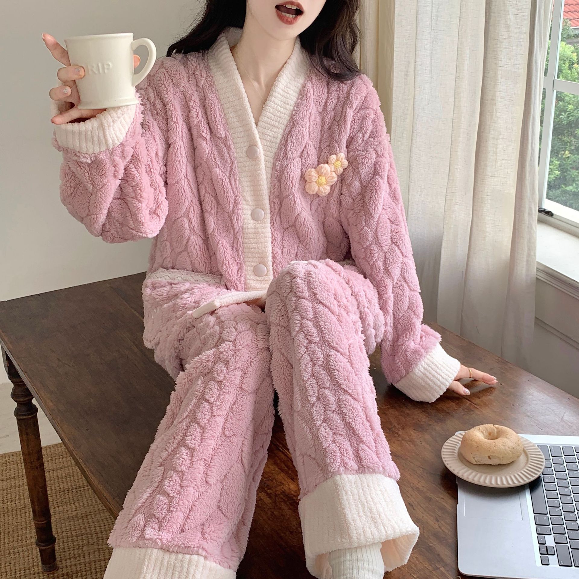 Invierno nuevo coral fleece pijamas para las mujeres de lana forrada engrosada caliente simple dulce niña franela desgaste del hogar traje