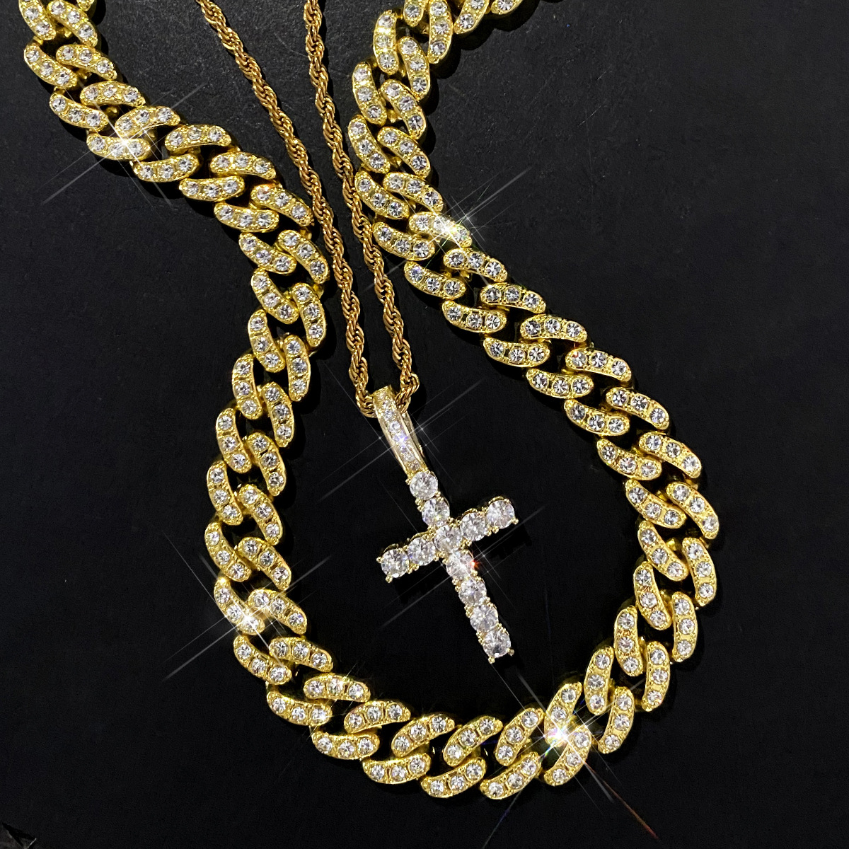 Plating, Inlay Design Hip-Hop Cross Zinc Alloy Plating Inlay Rhinestones Unisex Pendant Necklace Necklace Men Layered Necklaces