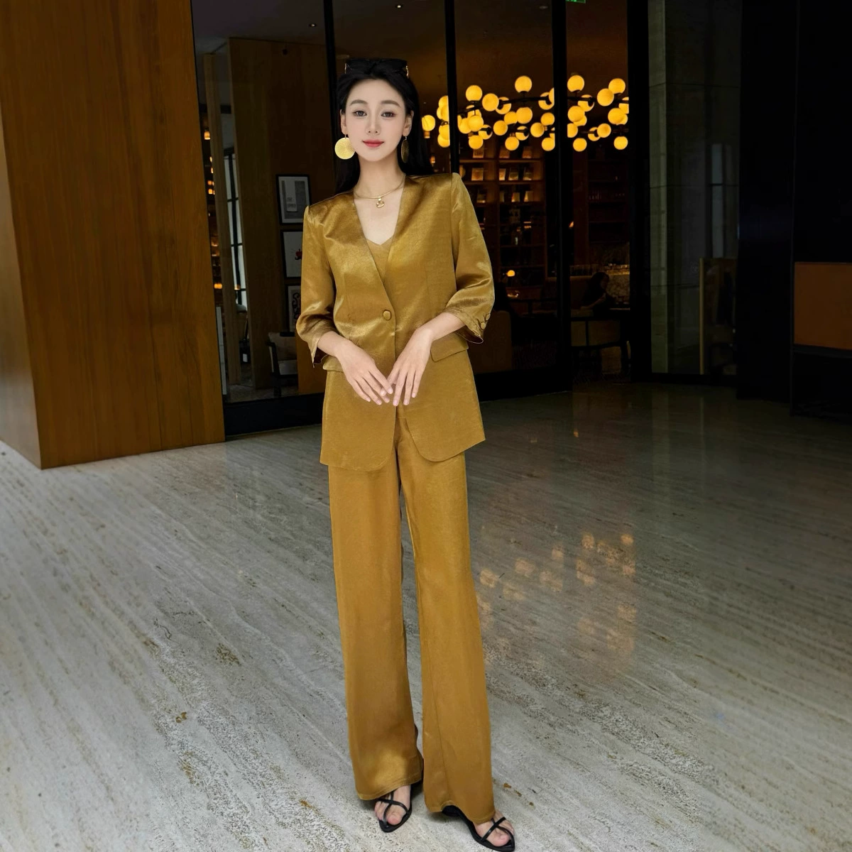 Летний костюм из ацетата для женщин европейского стиля с подтяжками и широкими брюками, повседневный и свободный женский костюм-тройка