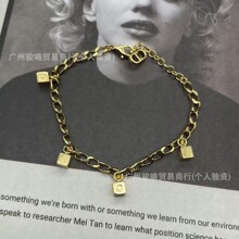 高端迪家D家四个方块流苏猪鼻子手链女金色正确字母手环批发代发