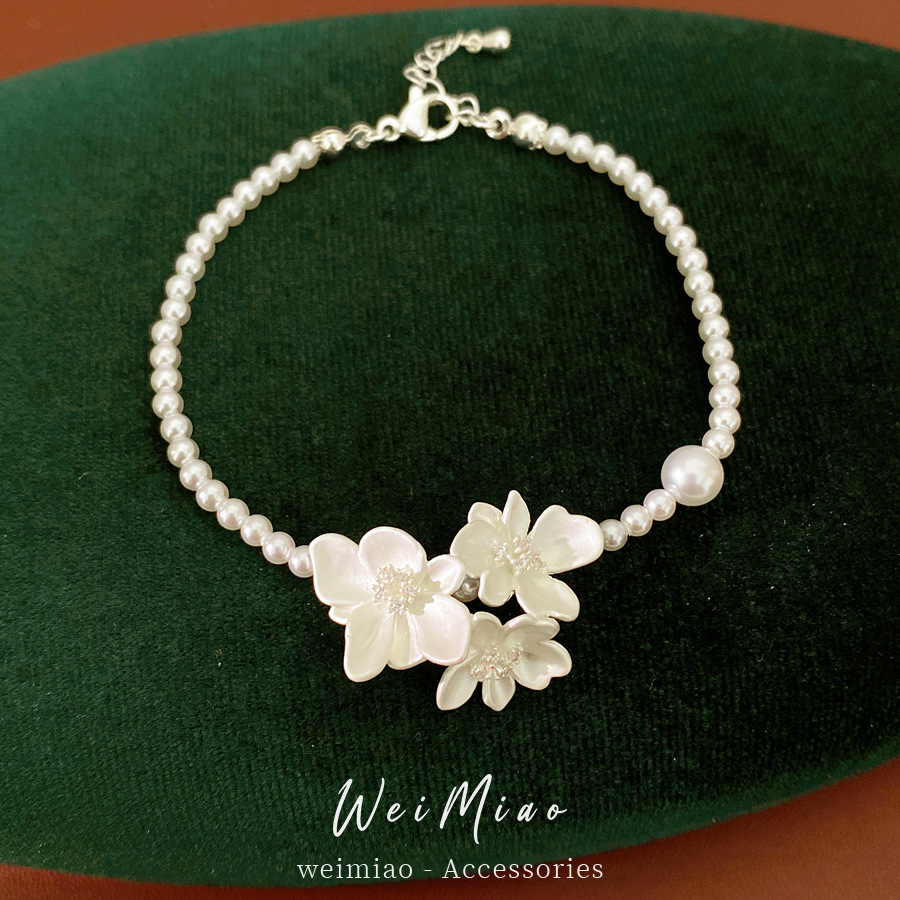 Collar de perlas de flores de zircón de lujo ligero nicho clavícula simple temperamento elegante conjunto de joyería de alta calidad
