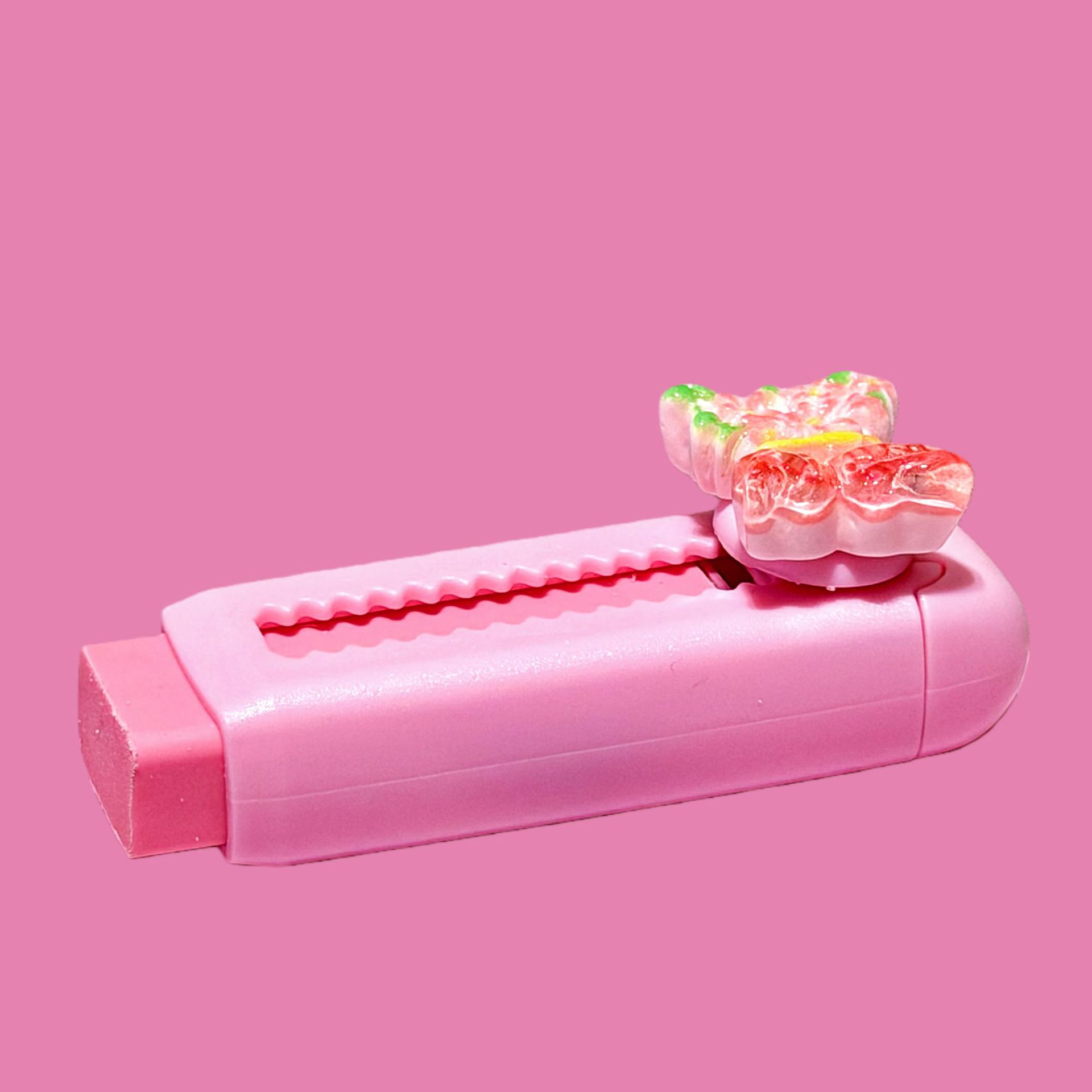 Papelería de dibujos animados de color mariposa empujando y tirando borradores de lápiz limpio borradores de lápiz limpio borradores de lápiz limpio