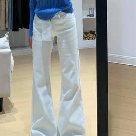 白色低腰牛仔裤女韩版春季新款修身显瘦宽松通勤直筒马蹄喇叭长裤