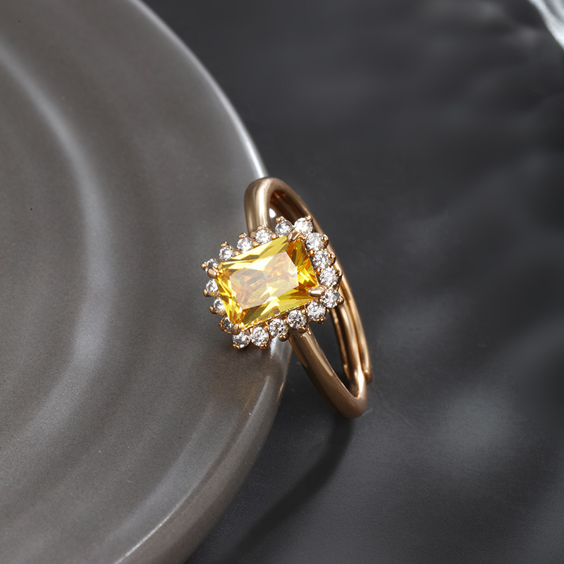 Xuping imitación de la serie Cuadrado temperamento elegante retro anillo femenino de alto nivel nicho ligero lujo anillo de apertura