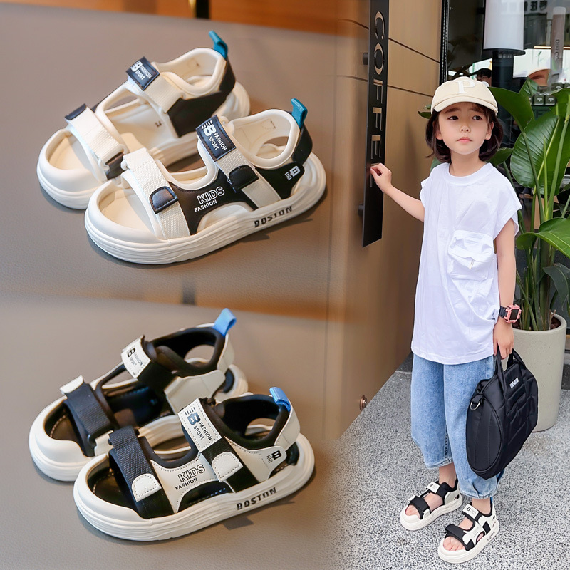 Nuevas sandalias infantiles de verano 2025 nuevas zapatos deportivos de playa para niñas zapatos casuales para niños con suela suave zapatos para niños grandes