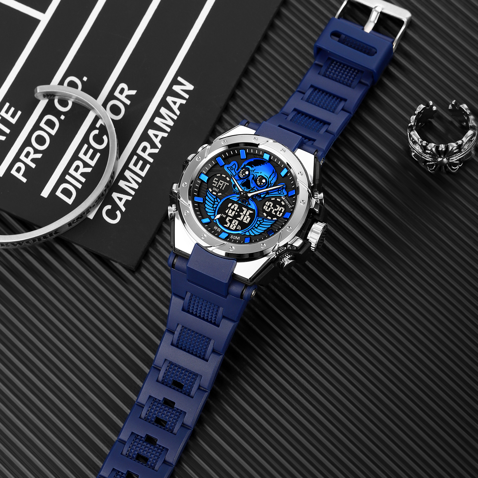 STRYVE reloj deportivo de los hombres de moda cráneo luminoso reloj electrónico impermeable reloj estudiante multifuncional 8008