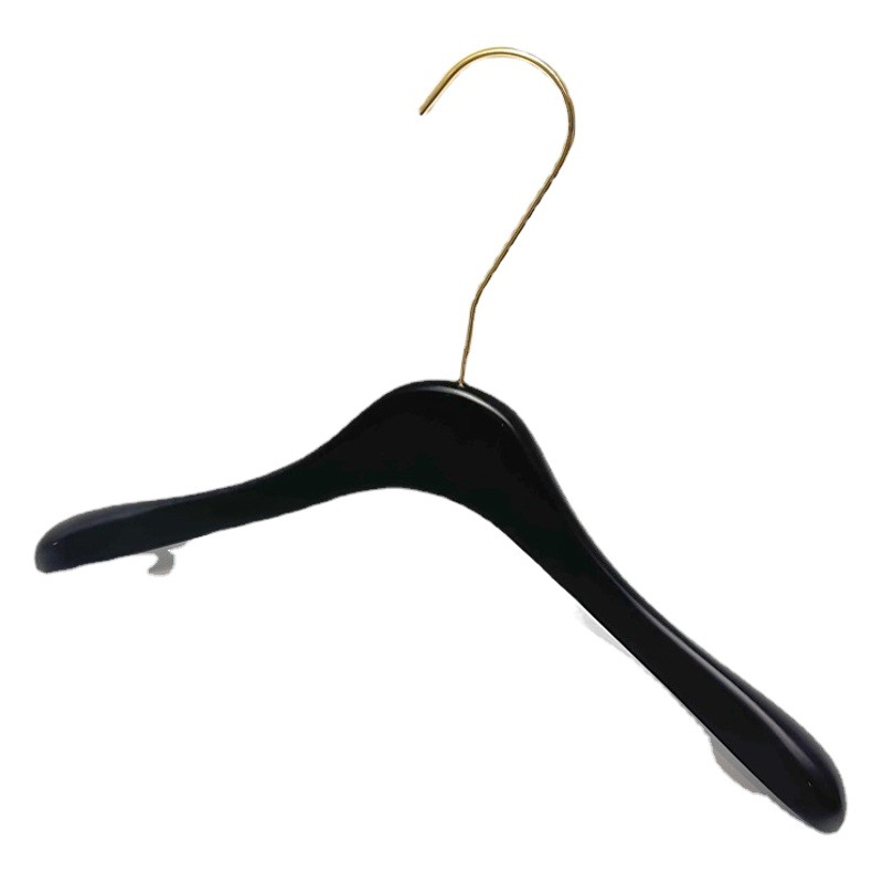 Tienda de ropa negra tienda de ropa de mujer especial percha antideslizante de madera maciza percha de ropa de madera pantalones logotipo al por mayor