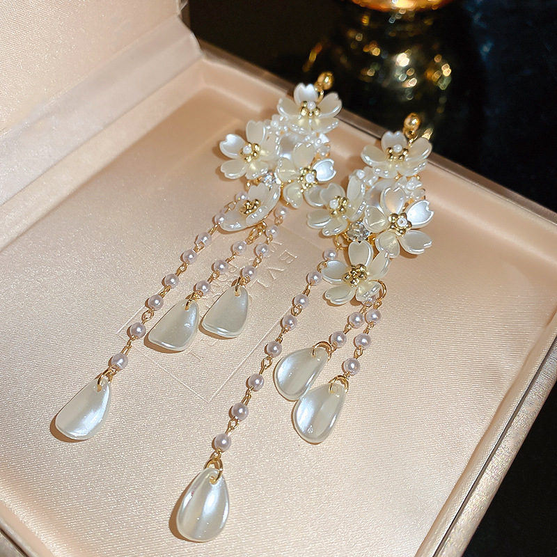 Pendientes de perla de diamantes con aguja de plata de súper hada, pendientes de borla de flores, pendientes de moda francesa, pendientes de nicho para mujer, lujo ligero, sentido de alta gama