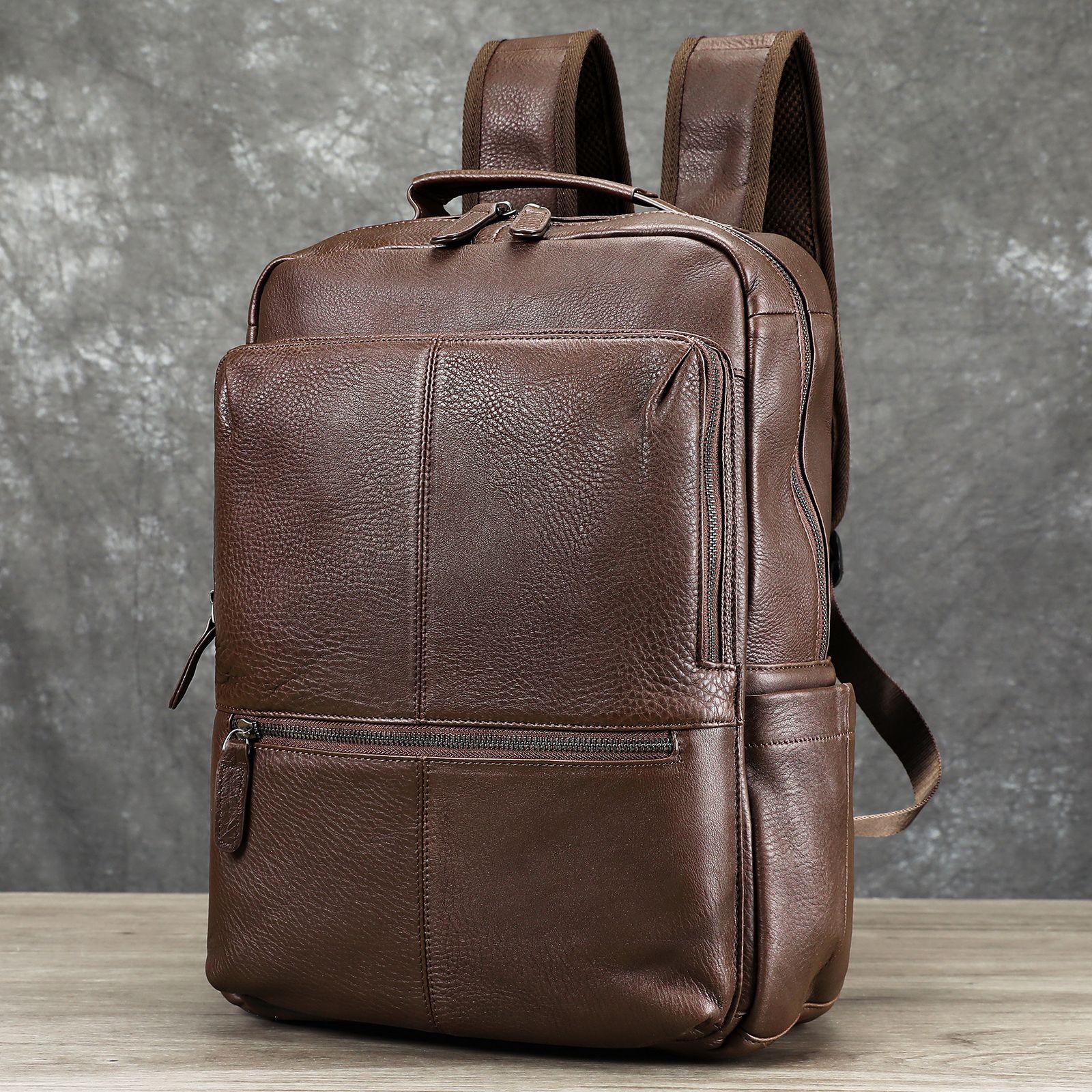 Hochwertiger Laptop-Rucksack aus echtem Leder mit großem Fassungsvermögen für Herren, ideal als lässige Reise-Schultertasche oder als stylischer Rucksack aus Rindsleder für Studenten._voghion.com