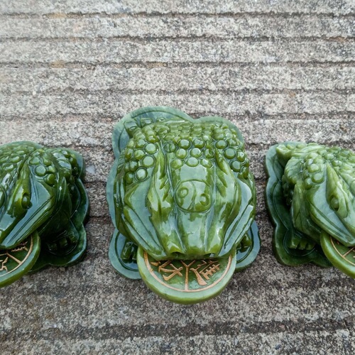 Natural Jade Gold Toad Shelf Ornament Large Three-Legged Toad Home Decor Shelf Feng Shui Shelf Artwork Jade Carving Craft
