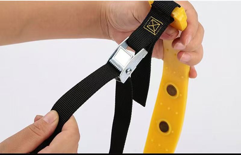 Factory Direct Sales of Thickened Anti-Skid Chains for Car Tires, Suitable for Cars, Suvs, and Commercial Vans, Universal Emergency Recovery Chains