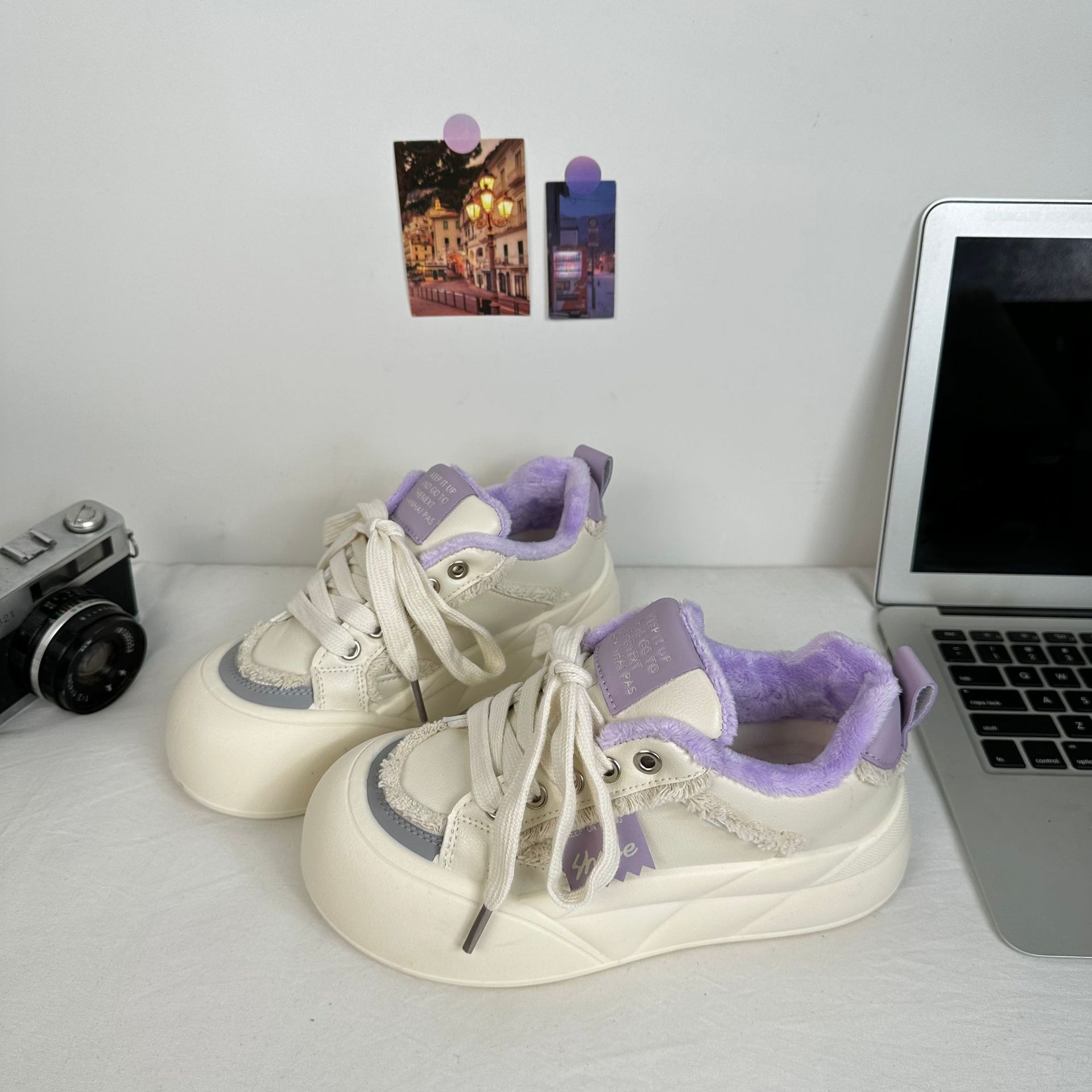 Yuanbo2024 invierno estudiantes calentamiento de algodón zapatos de mujer de suela gruesa de altura baja con zapatos de lana de estilo coreano
