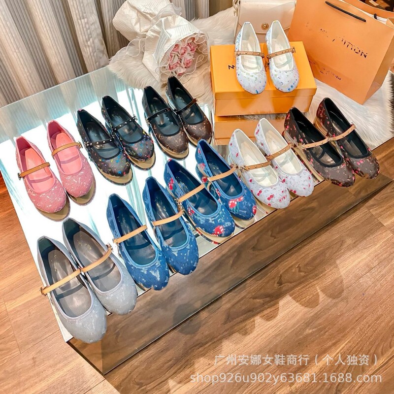 2025 Spring and Autumn New Fashion Versatile Retro Sequin Buckle Mary Jane Shoes for Women with Chunky Heels 2025 Spring and Autumn New Fashion Versatile Retro Sequin Buckle Mary Jane Shoes for Women with Chunky Heels